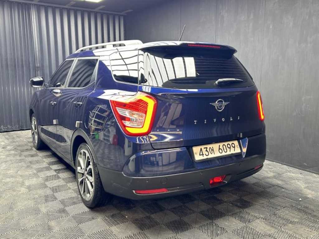 Ssangyong Tivoli - Vista 3