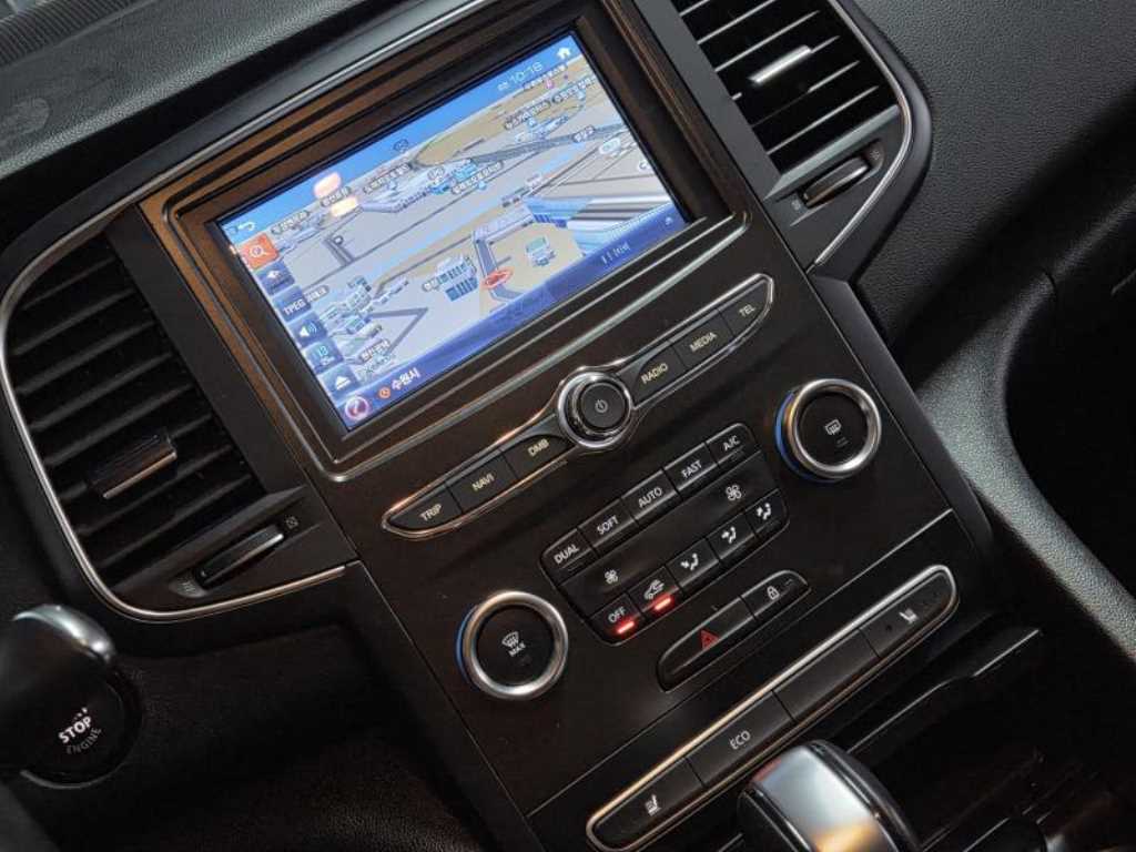 SAMSUNG SM6 - Vista 8