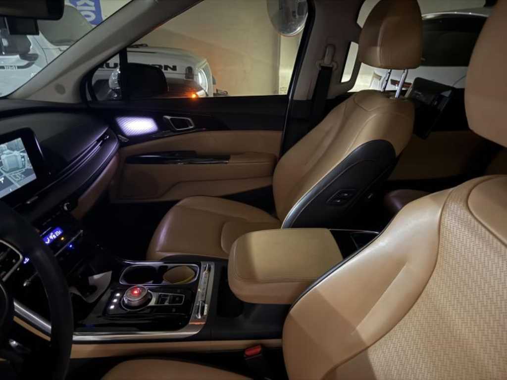 KIA Carnival - Vista 4