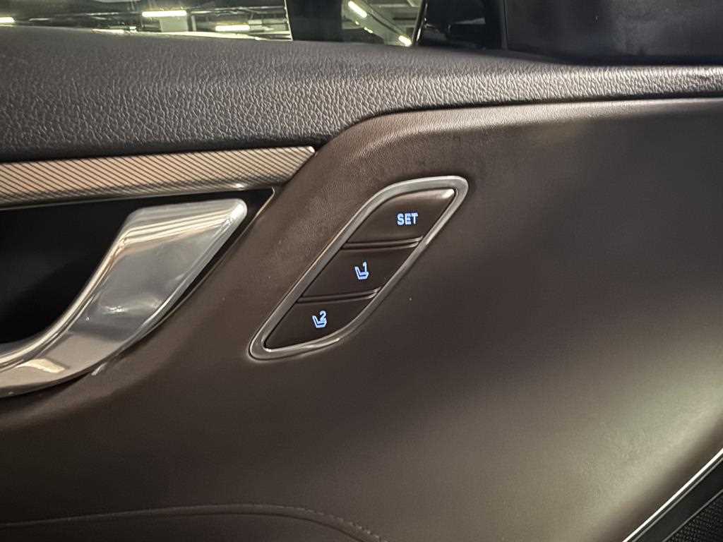 HYUNDAI Grandeur - Vista 12