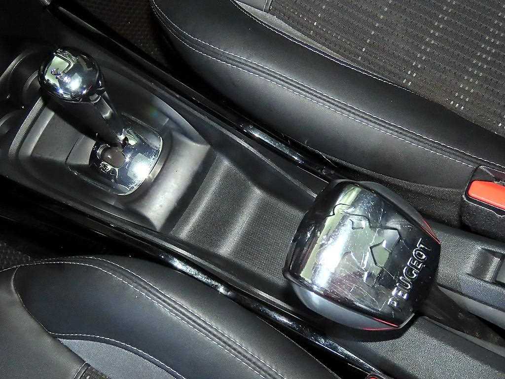 Peugeot 2008 - Vista 12