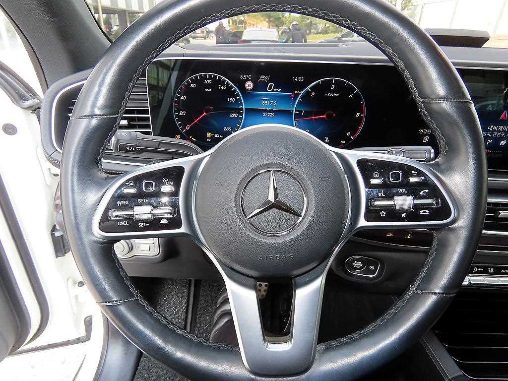 Mercedes Benz GLE Class - Vista 8