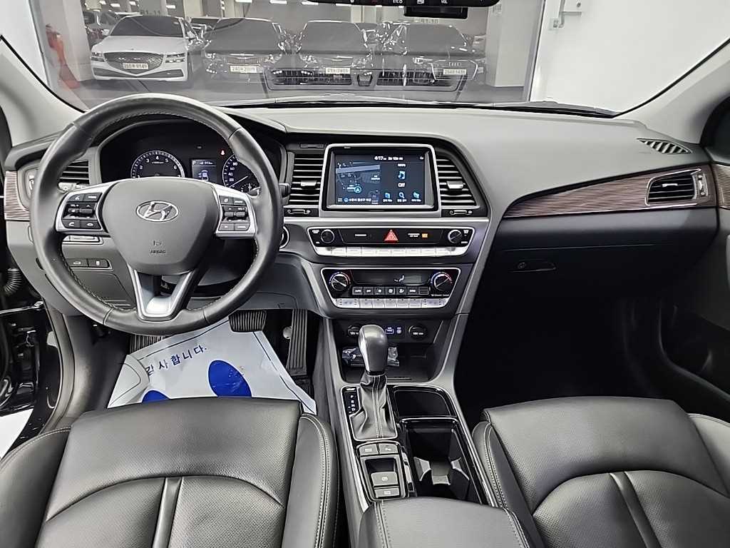 HYUNDAI Sonata - Vista 7