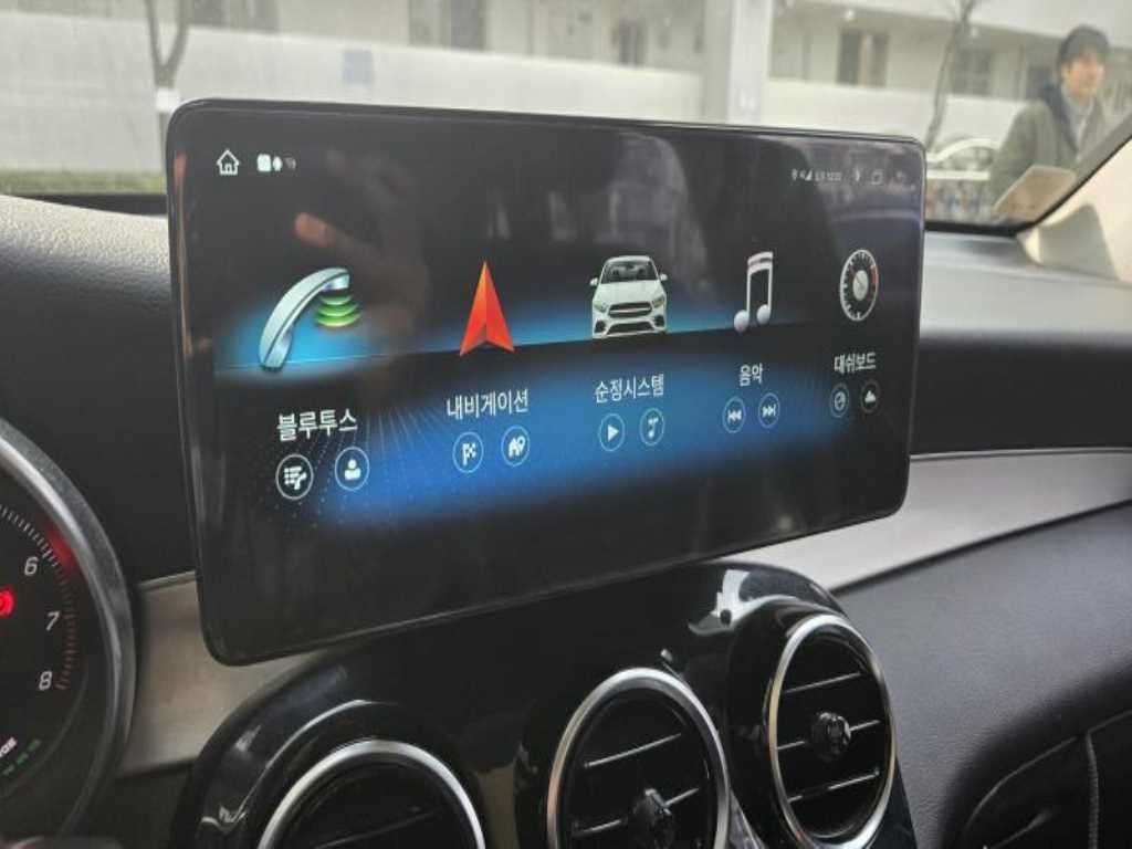 Mercedes Benz GLC Class - Vista 6