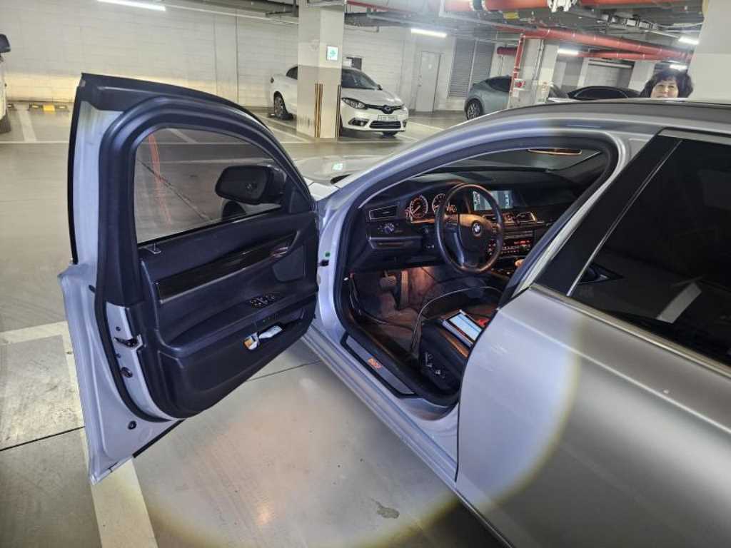 BMW 7 Series - Vista 4