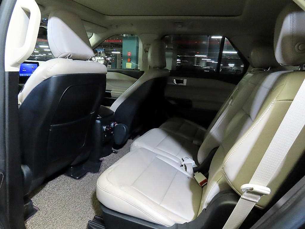 Ford Explorer - Vista 8