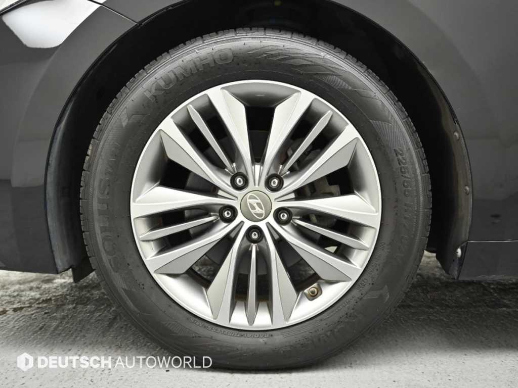 HYUNDAI Grandeur - Vista 5