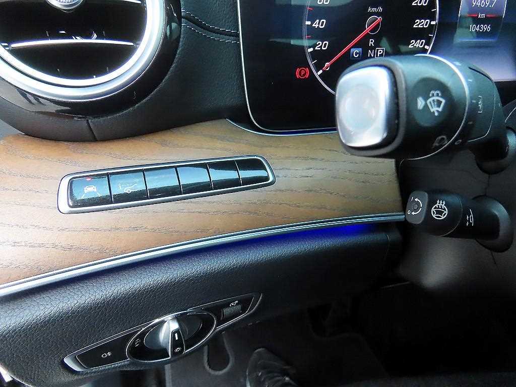 Mercedes Benz E class - Vista 11