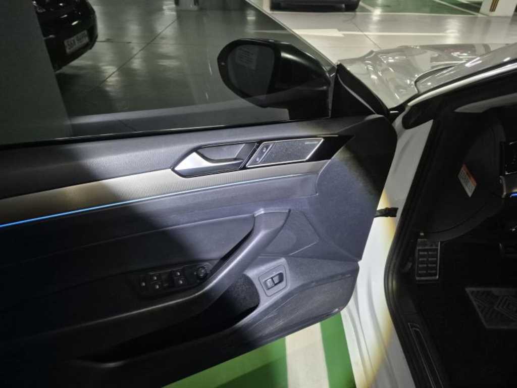 Volkswagen Arteon - Vista 6