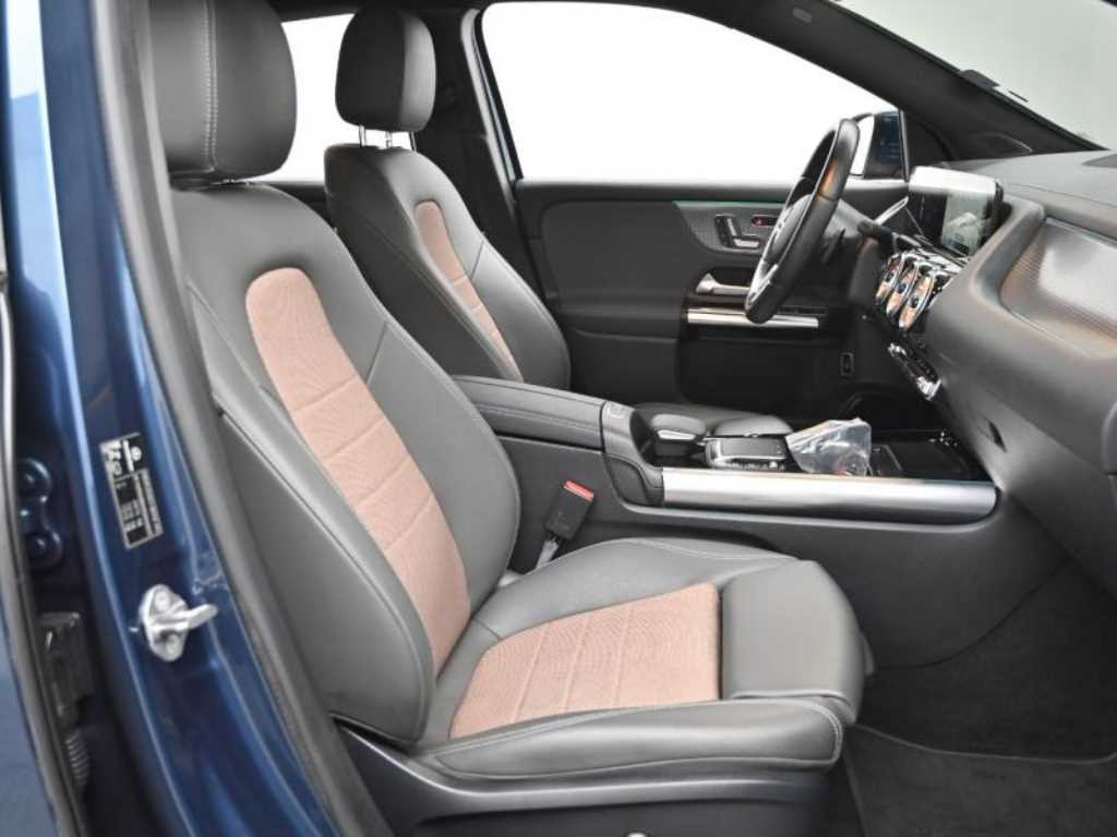 Mercedes Benz EQA - Vista 10