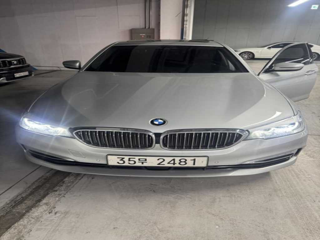 BMW 5 Series 2018 Plateado - Importación desde Corea - HF Imports Iquique - Foto 1