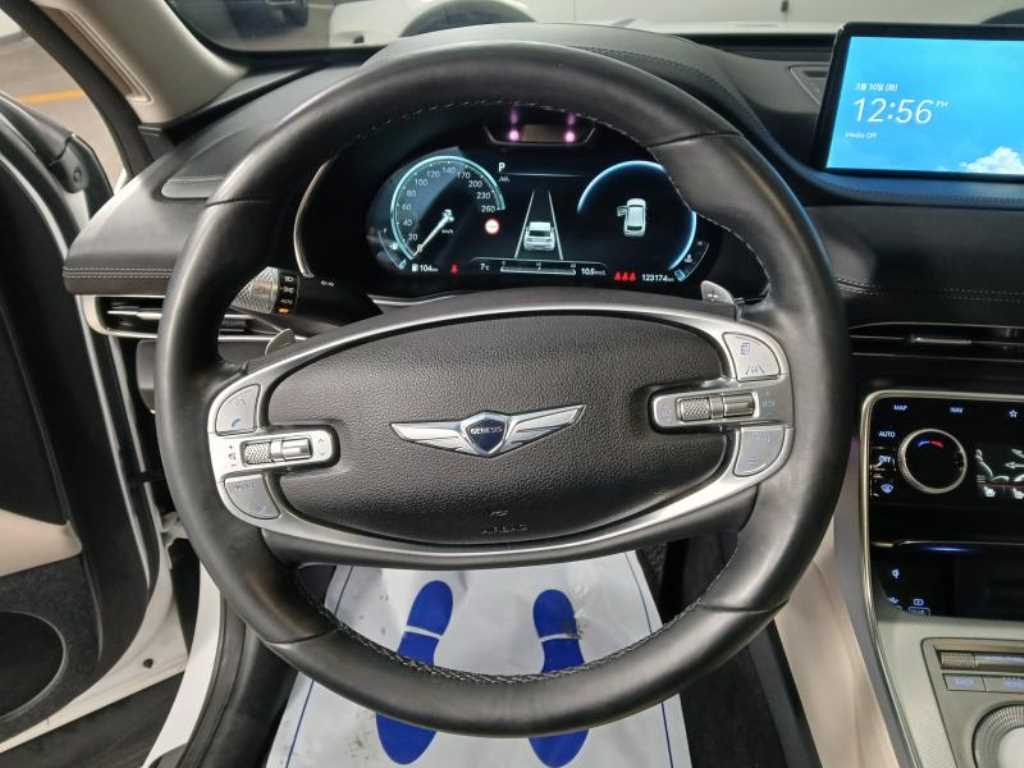 Genesis GV80 - Vista 8