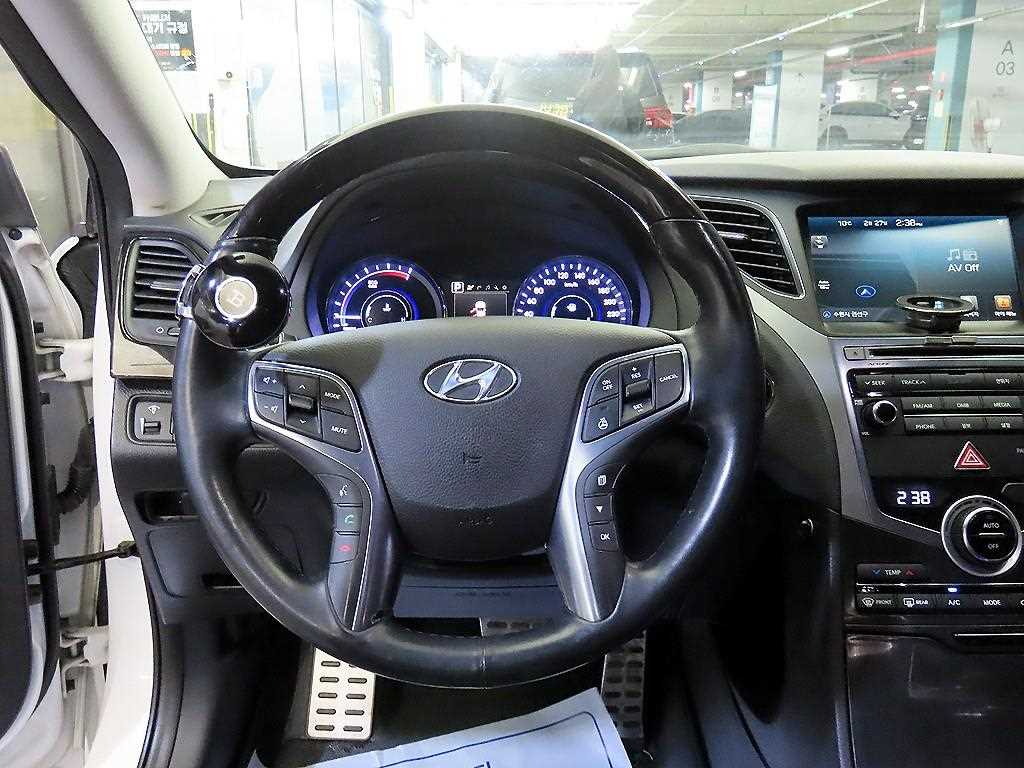 HYUNDAI Grandeur - Vista 8