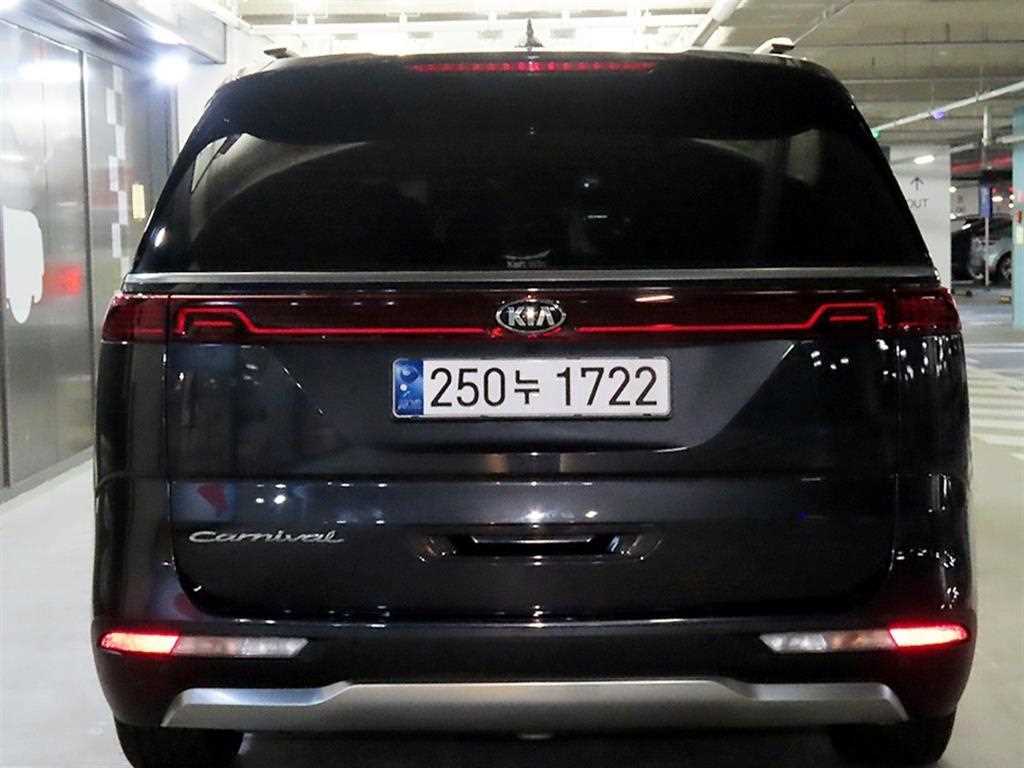 KIA Carnival - Vista 5