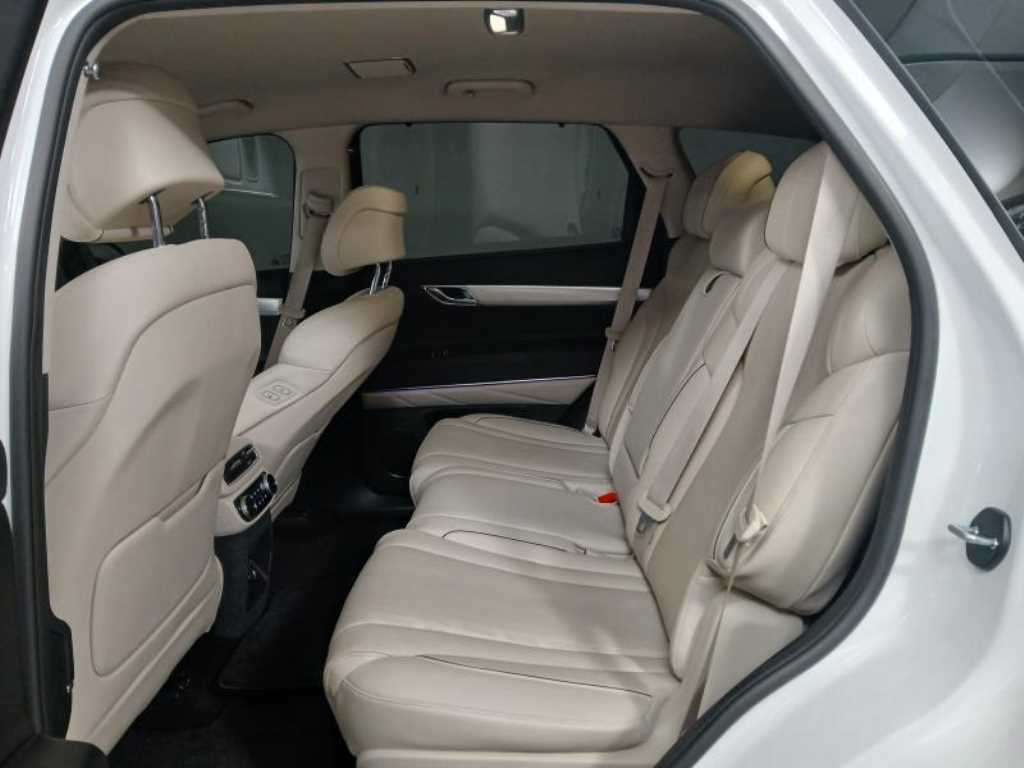 Genesis GV80 - Vista 7