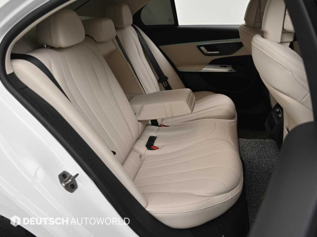 Mercedes Benz E class - Vista 12