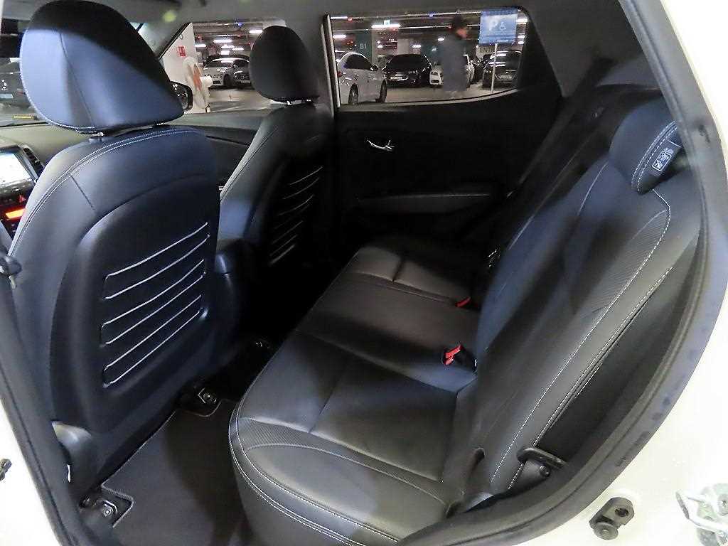 Ssangyong Tivoli - Vista 7