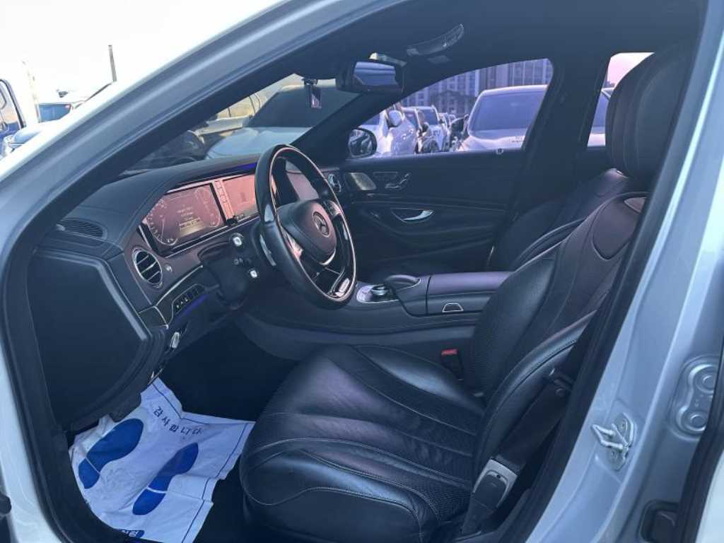 Mercedes Benz S Class - Vista 4