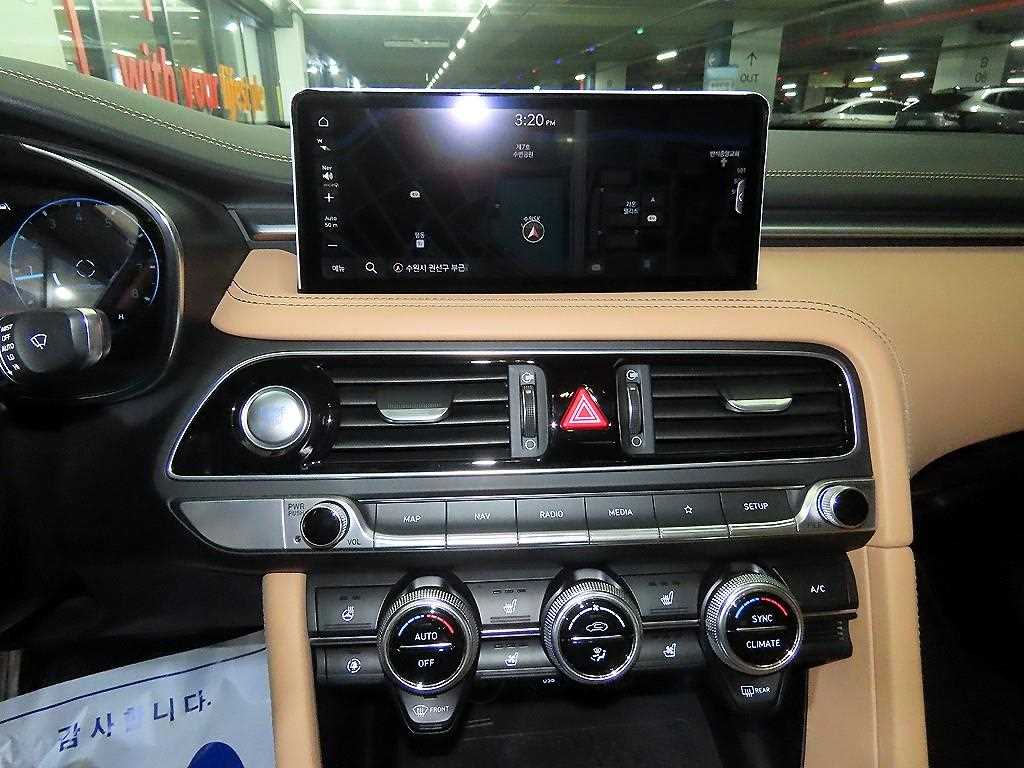 Genesis G70 - Vista 11