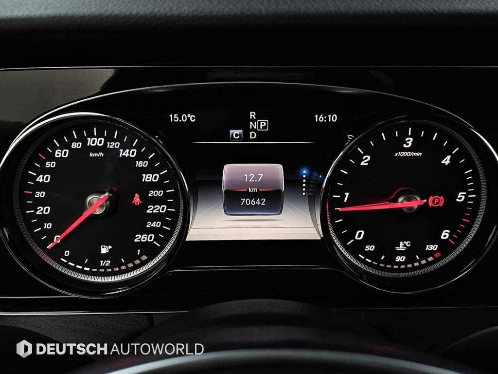 Mercedes Benz E class - Vista 8