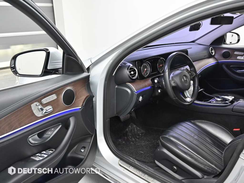 Mercedes Benz E class - Vista 11