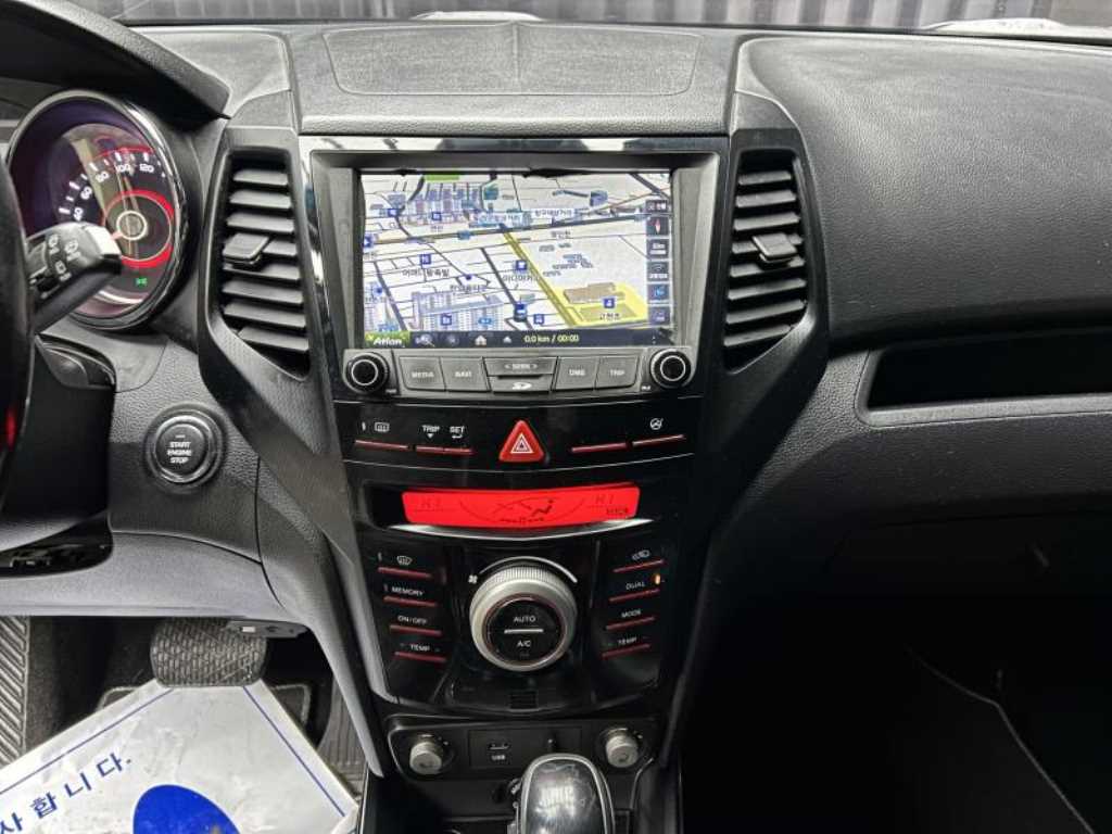 Ssangyong Tivoli - Vista 10