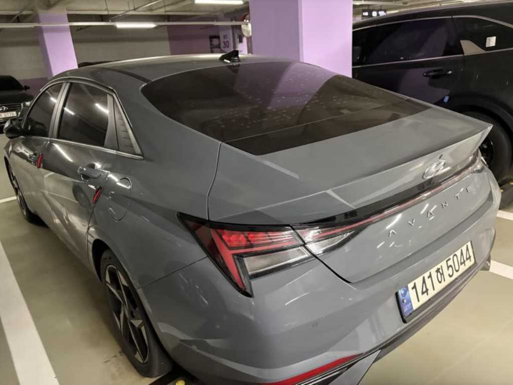 HYUNDAI Avante - Vista 4