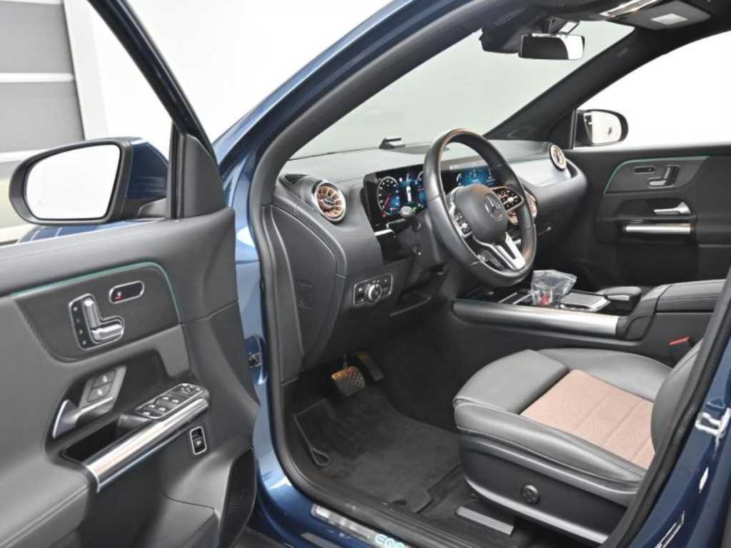 Mercedes Benz EQA - Vista 11