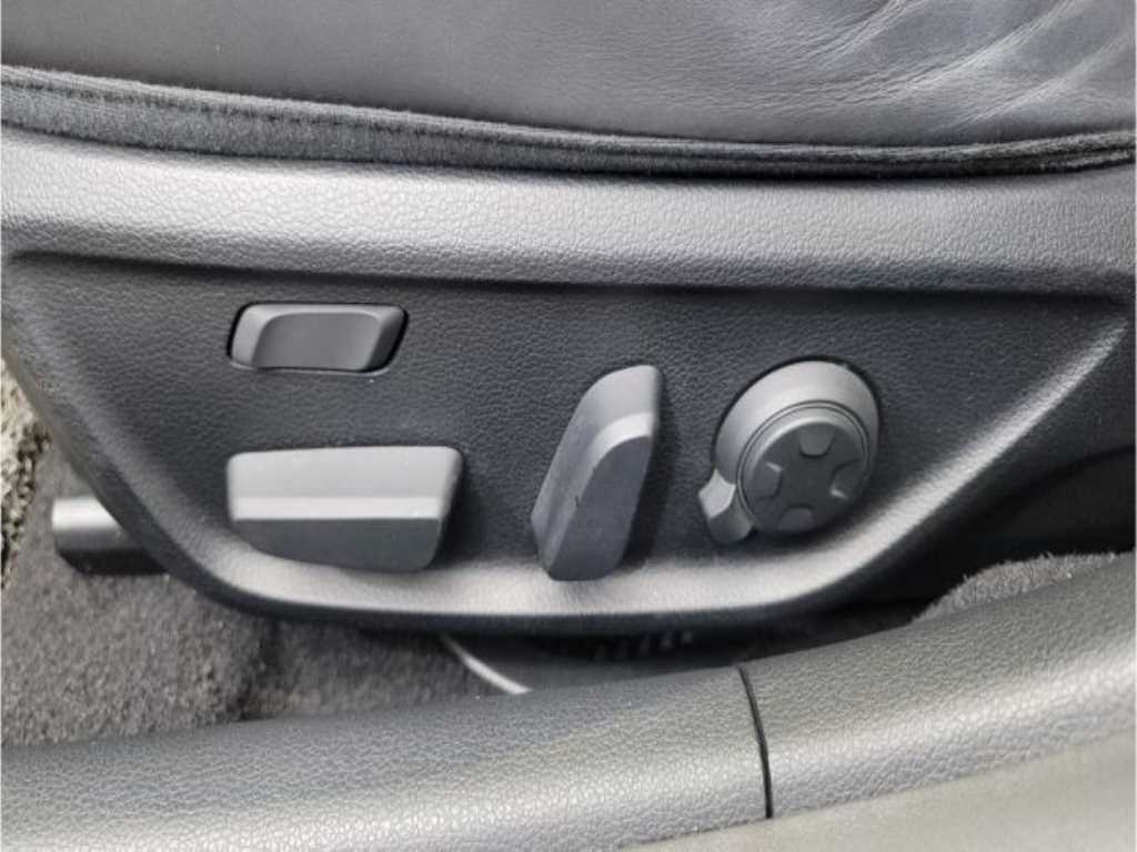 Genesis G70 - Vista 7