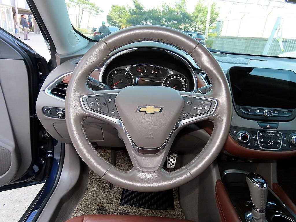 Chevrolet Malibu - Vista 8