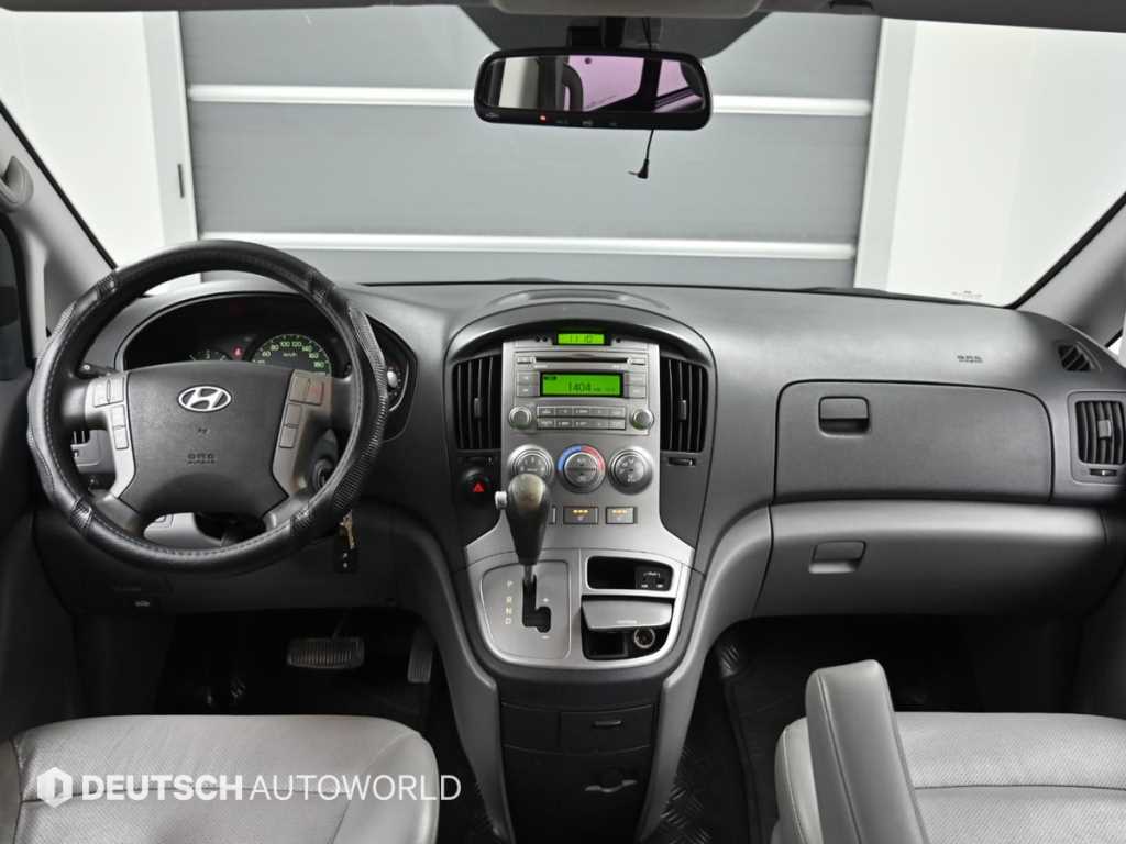 HYUNDAI Starex - Vista 7