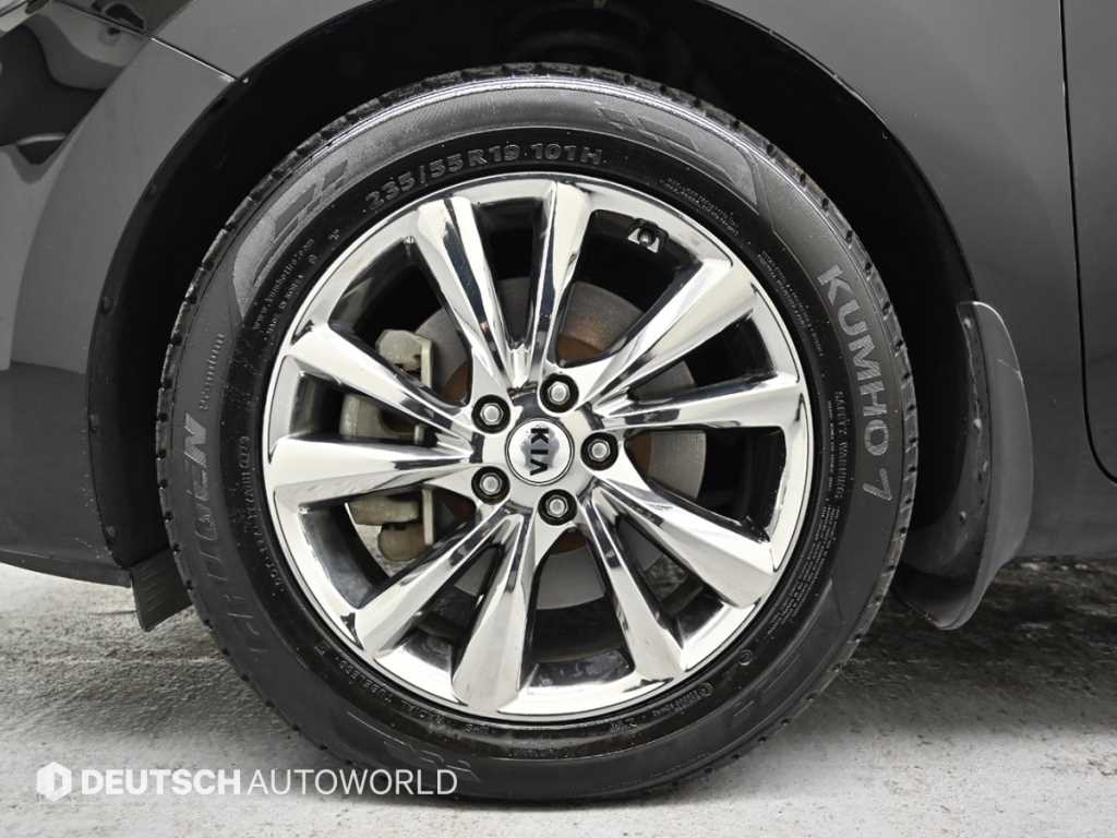 KIA Carnival - Vista 5