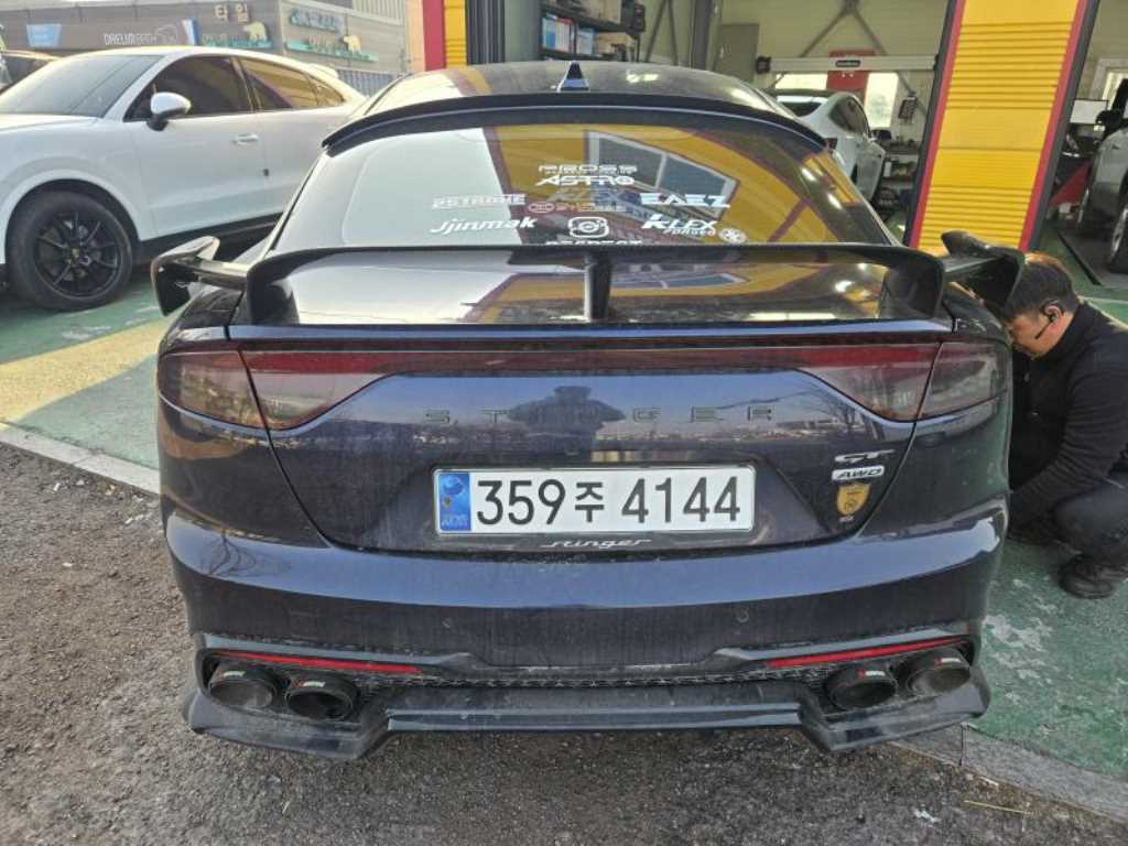 KIA Stinger - Vista 3