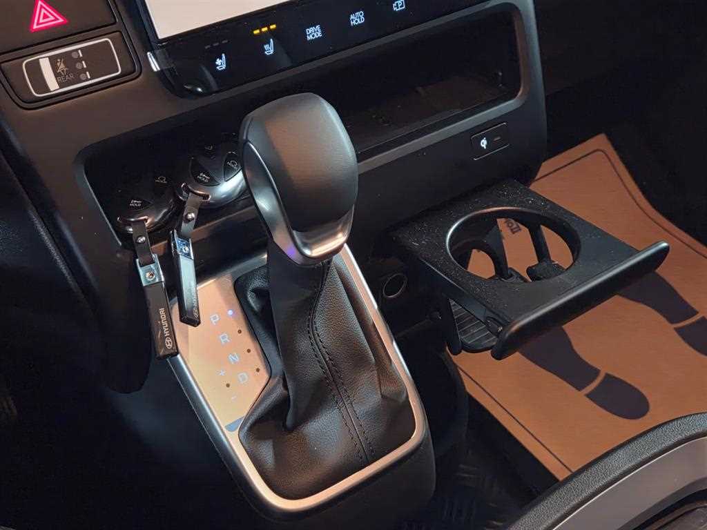 HYUNDAI Staria 2025 Negro - Importación desde Corea - HF Imports Iquique - Foto 18