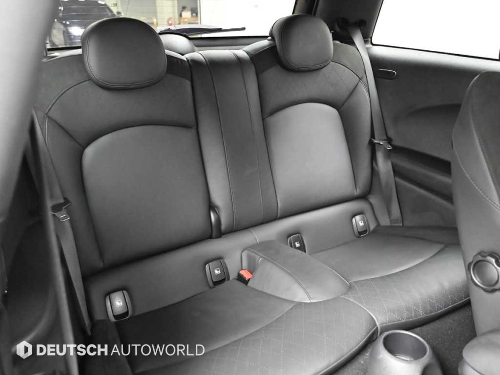 Mini Cooper Electric - Vista 12