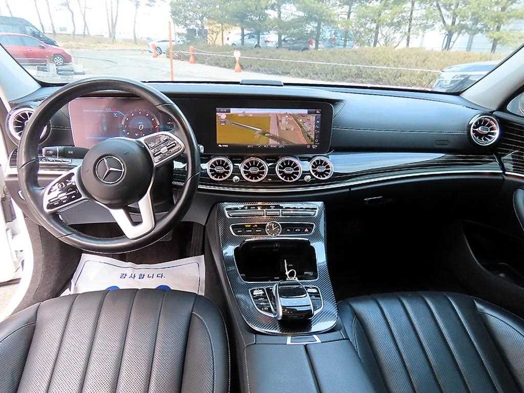 Mercedes Benz E class - Vista 7
