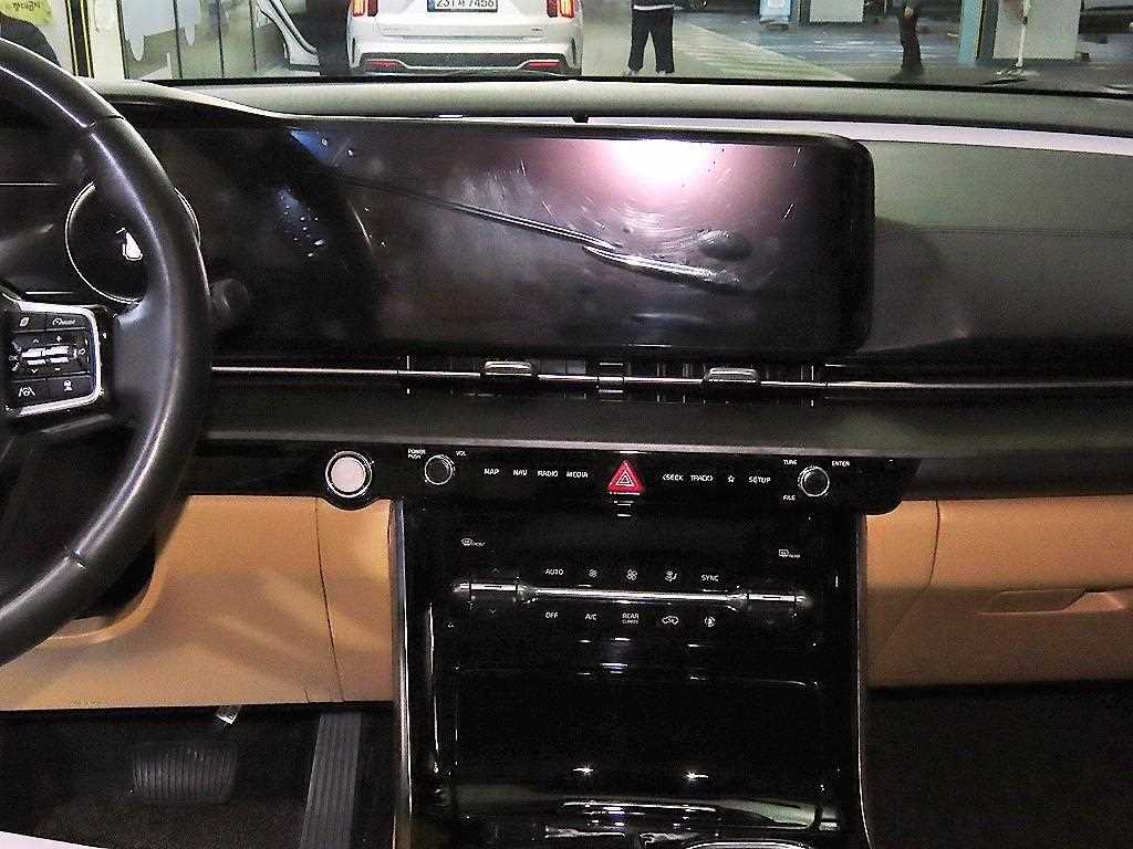 KIA Carnival - Vista 11