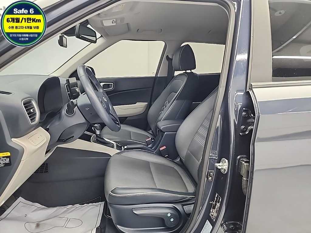 HYUNDAI Venue - Vista 11