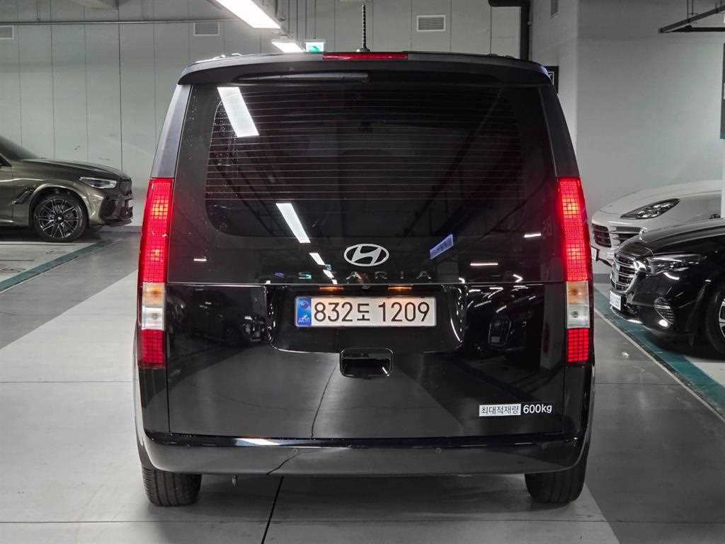 HYUNDAI Staria - Vista 5