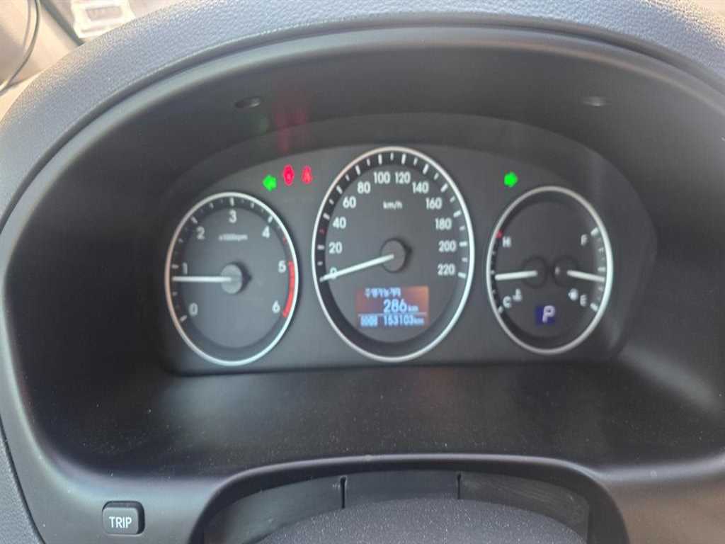 HYUNDAI Starex - Vista 8