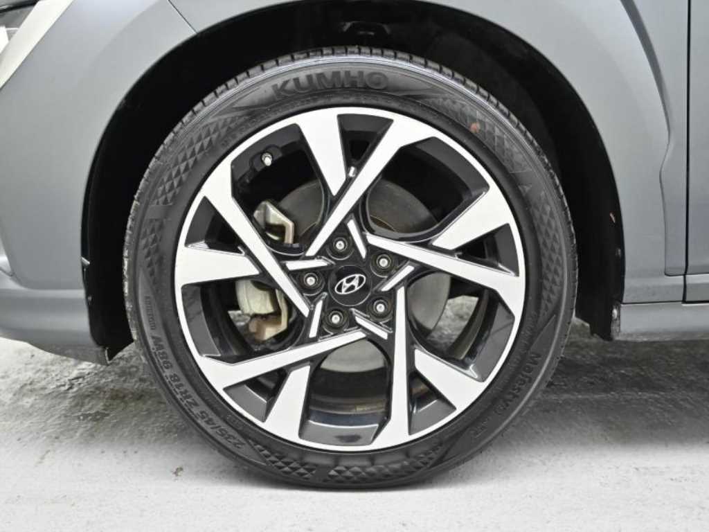 HYUNDAI Kona - Vista 5