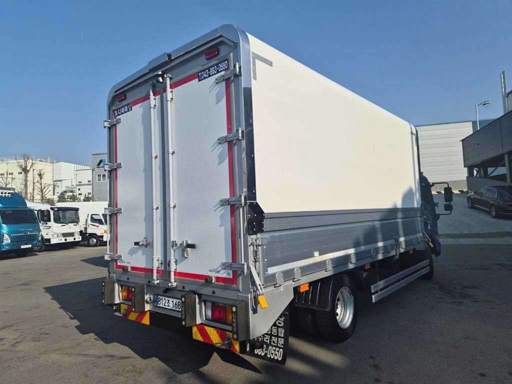 medium and large cargo truck - Vista 8