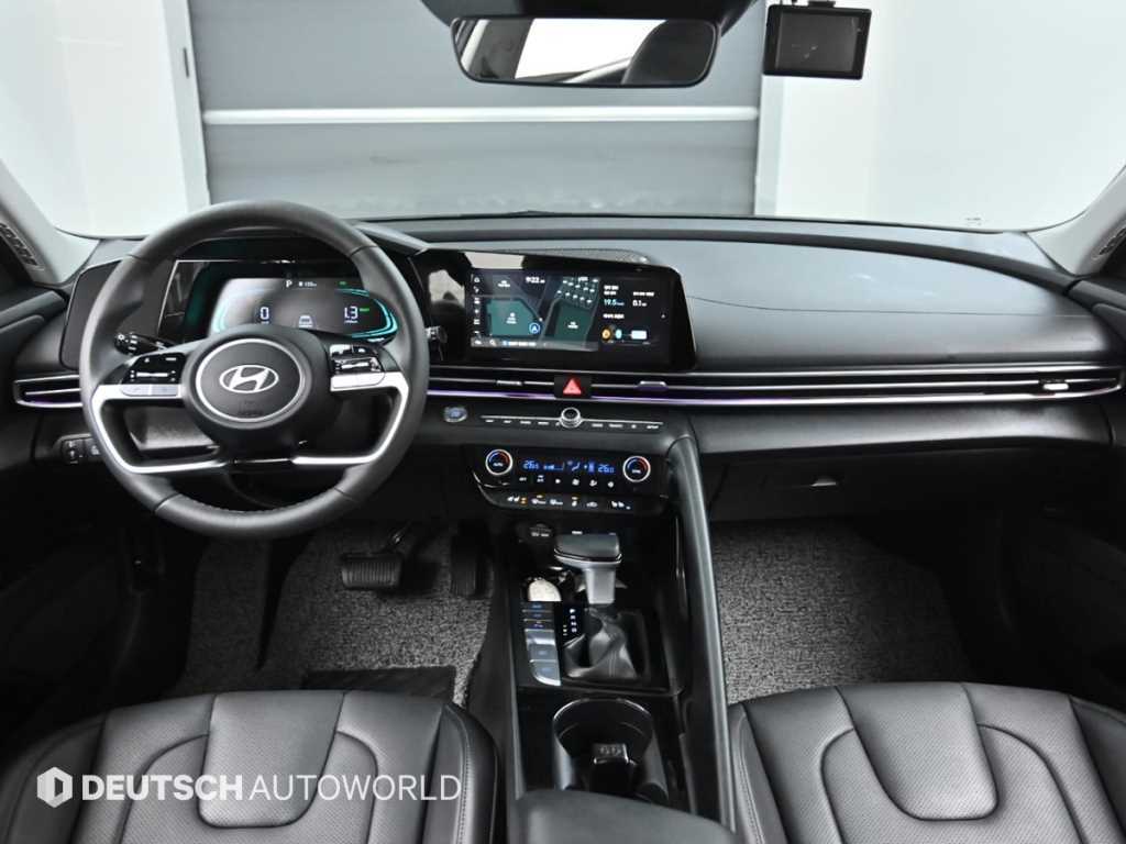 HYUNDAI Avante - Vista 7