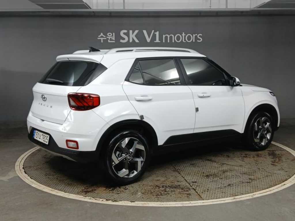 HYUNDAI Venue - Vista 4