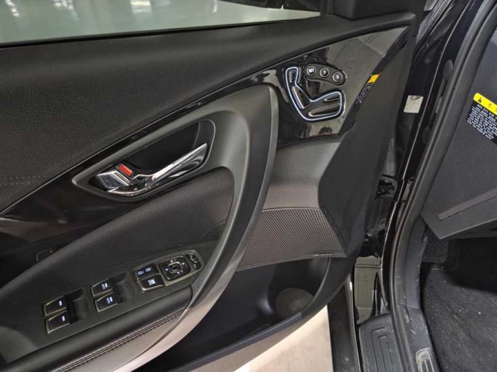 HYUNDAI Grandeur - Vista 7