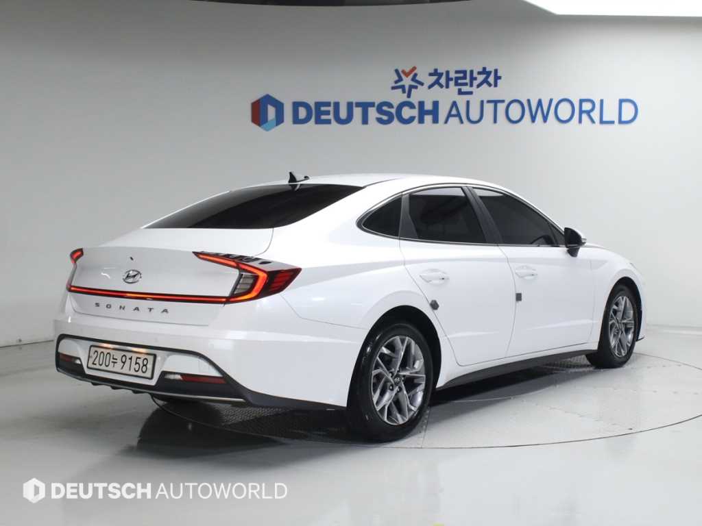 HYUNDAI Sonata - Vista 2