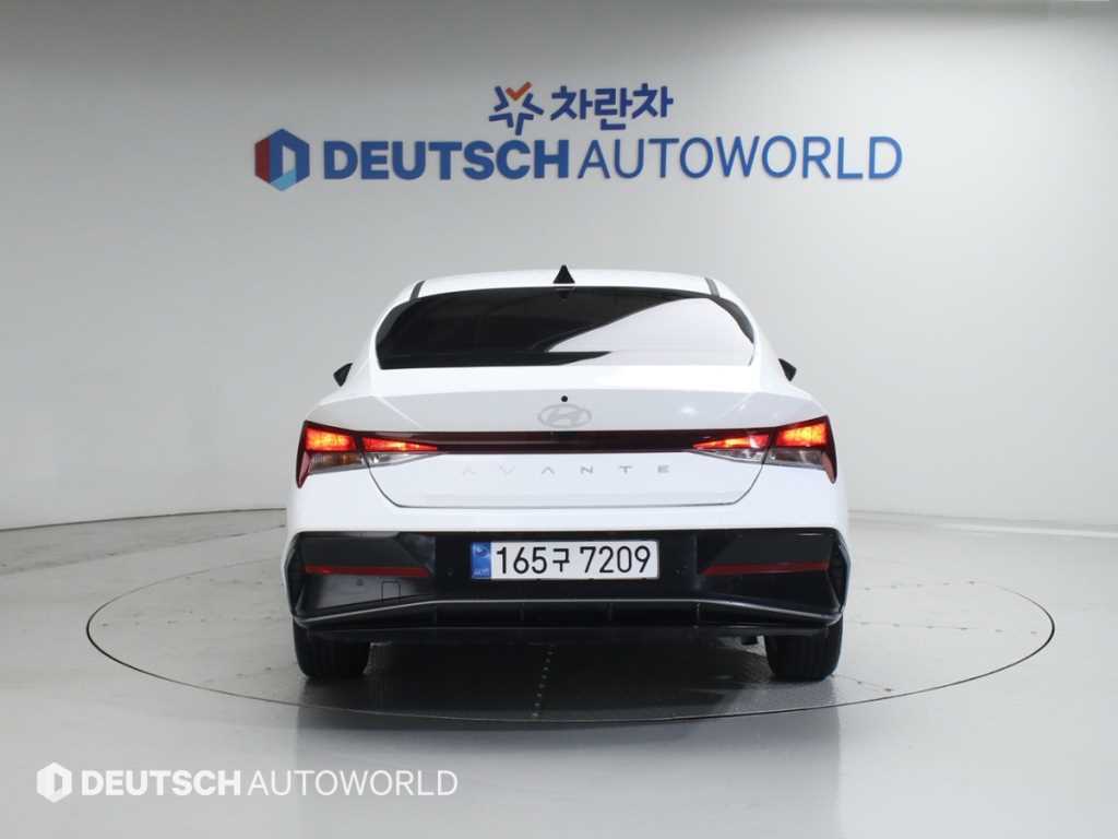 HYUNDAI Avante - Vista 4