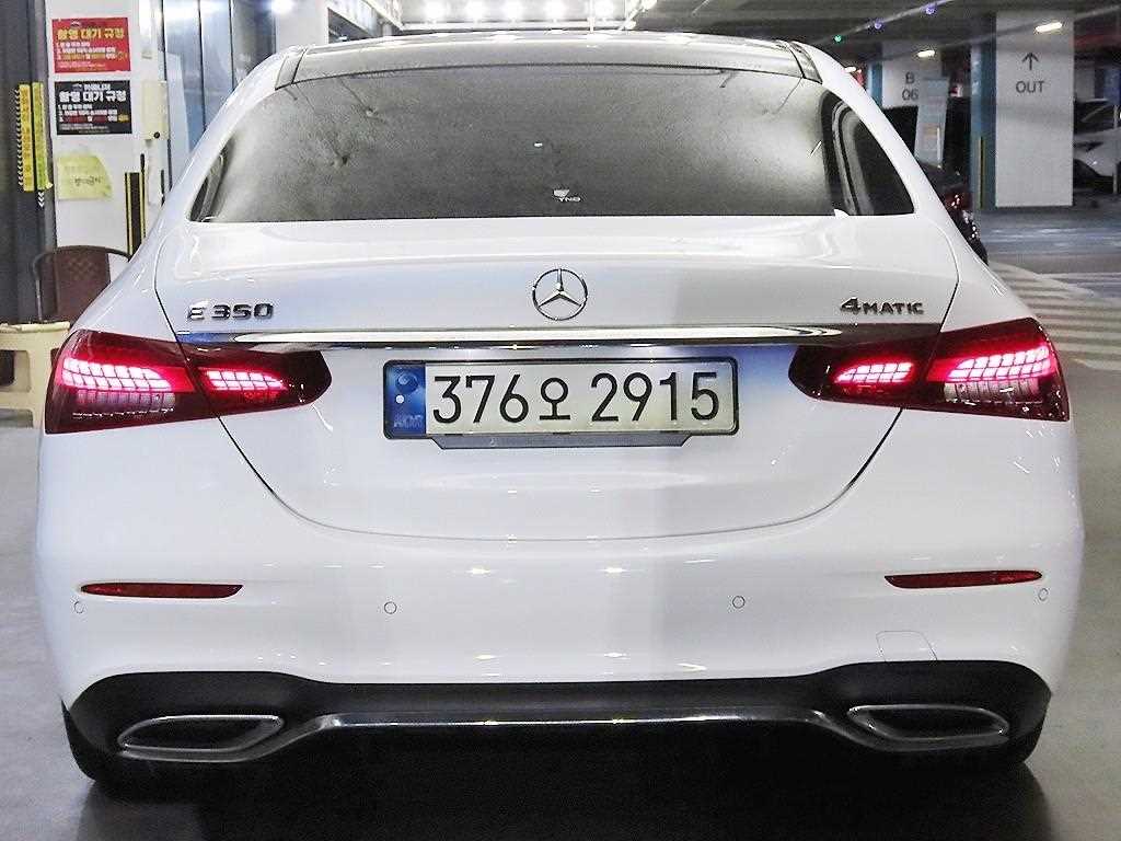 Mercedes Benz E class - Vista 5