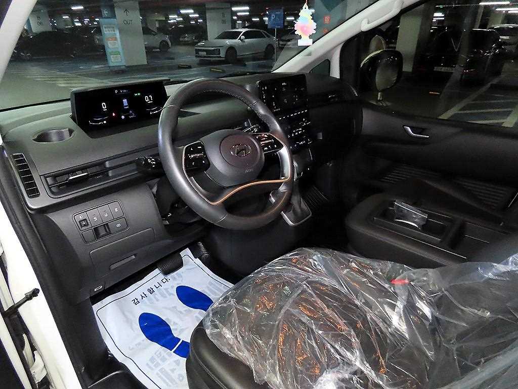 HYUNDAI Staria - Vista 9