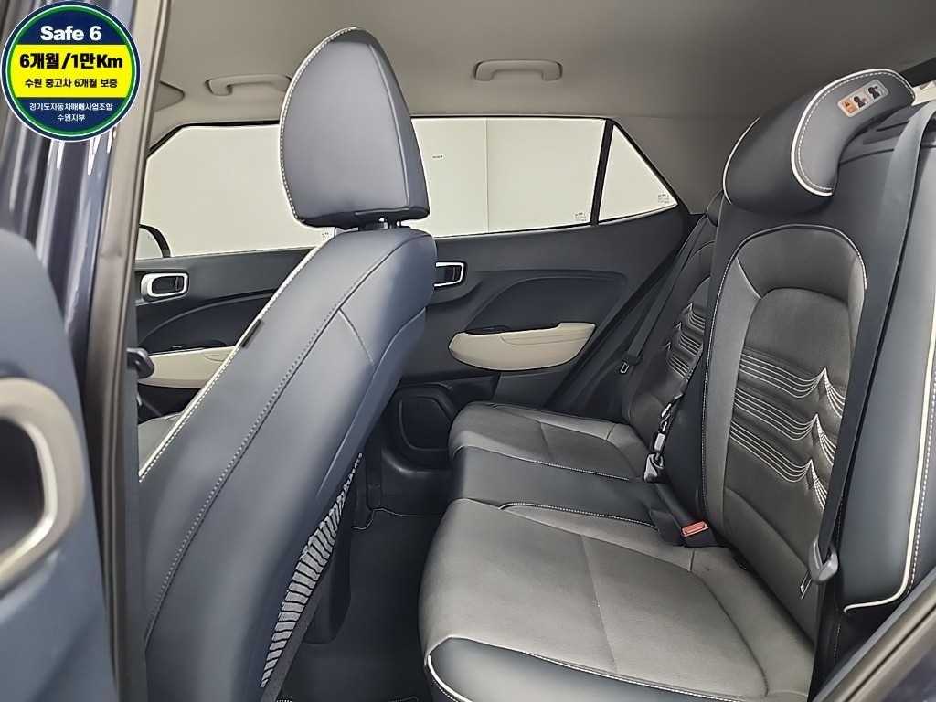 HYUNDAI Venue - Vista 12